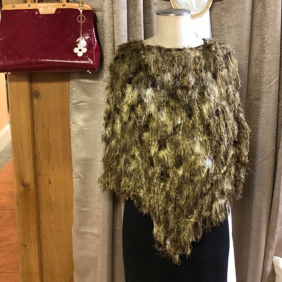 Andrew Marc Sweaters - NWT Marc New York Fuzzy Poncho